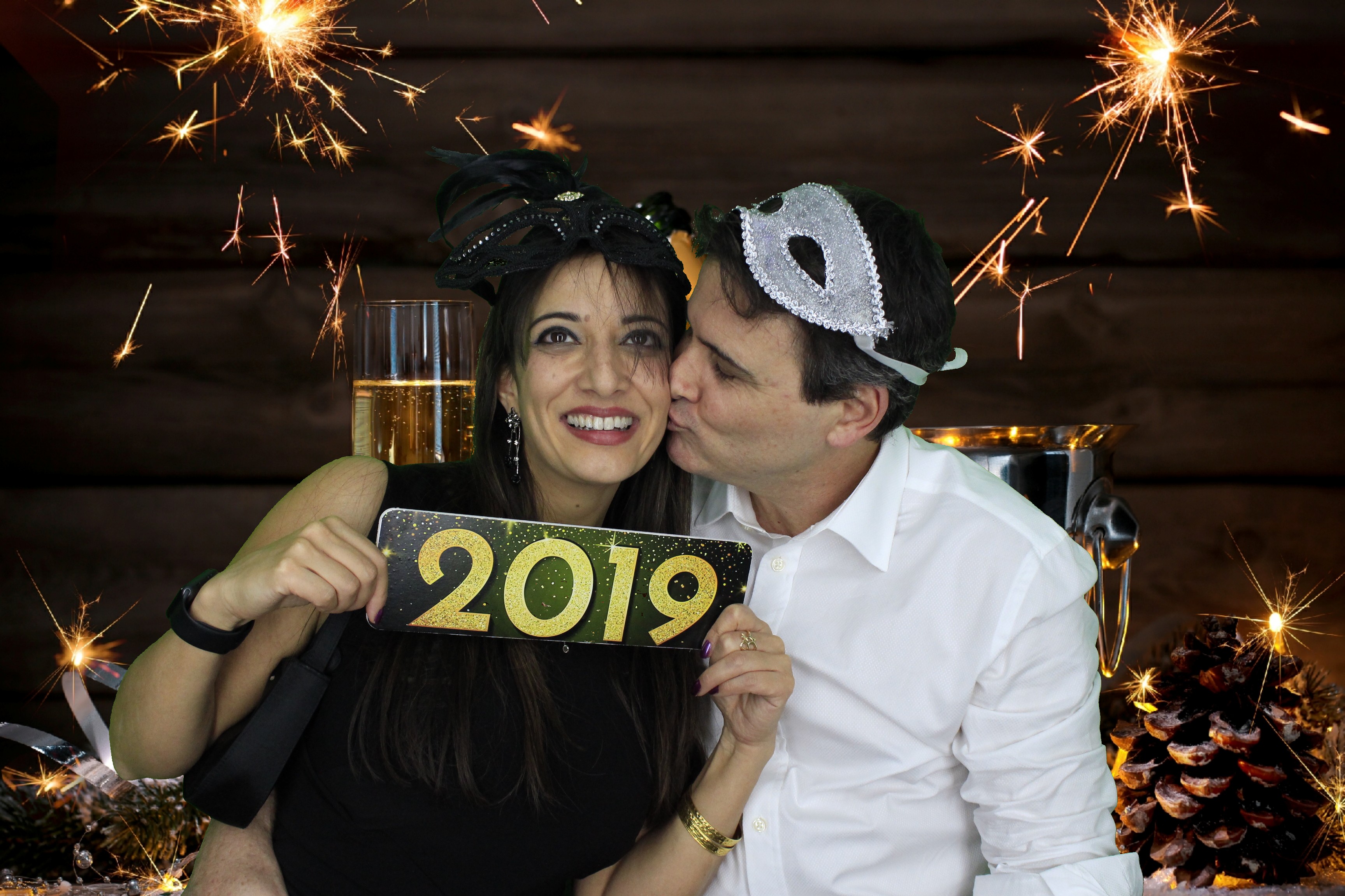 New Years Eve Party Silvermere | View more photos from the event at gallery.myphotoboothexperience.co.uk/u/MyPhotoBoothExperienceLtd/New-Years-Eve-Party-Silvermere